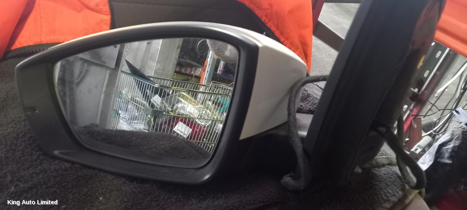 Volkswagen POLO 2014 Left Door Mirror thumbnail 1