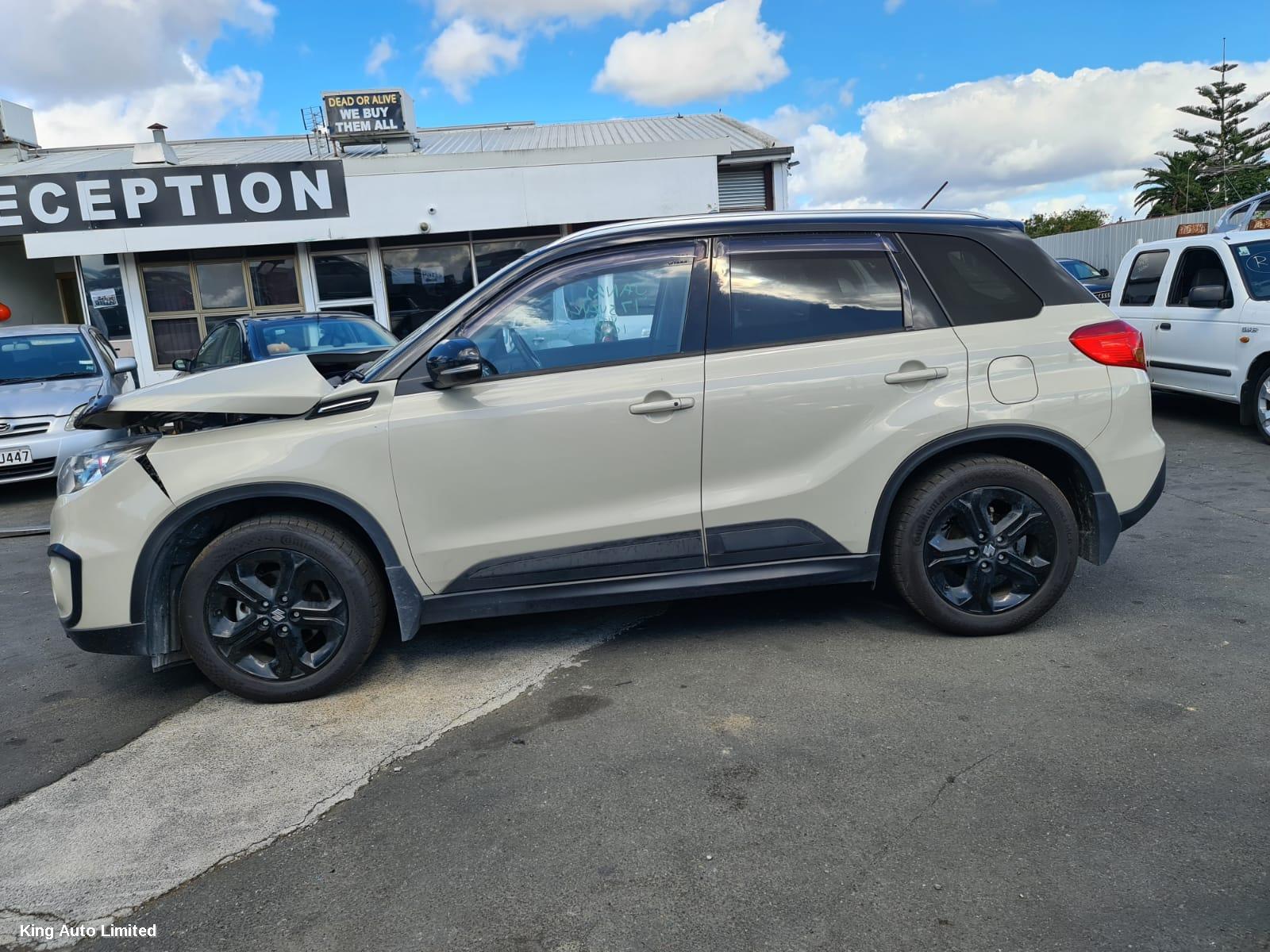 Suzuki VITARA 2020 Left Door Mirror thumbnail 3