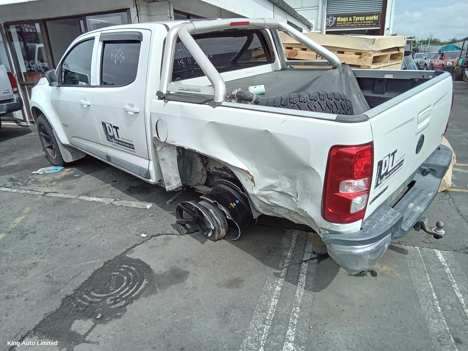 Holden COLORADO 2014 RIGHT_REAR_DOOR_SLIDING thumbnail 2