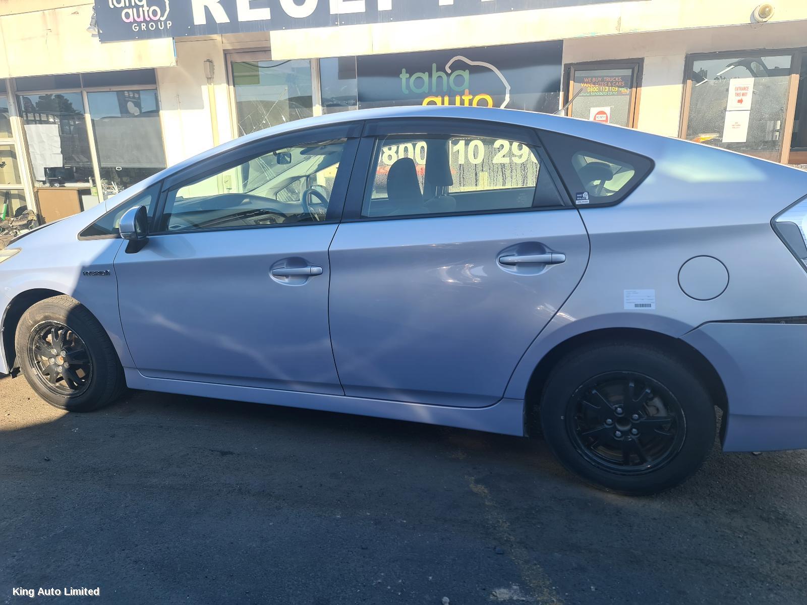 Toyota PRIUS 2012 Front Bumper thumbnail 3