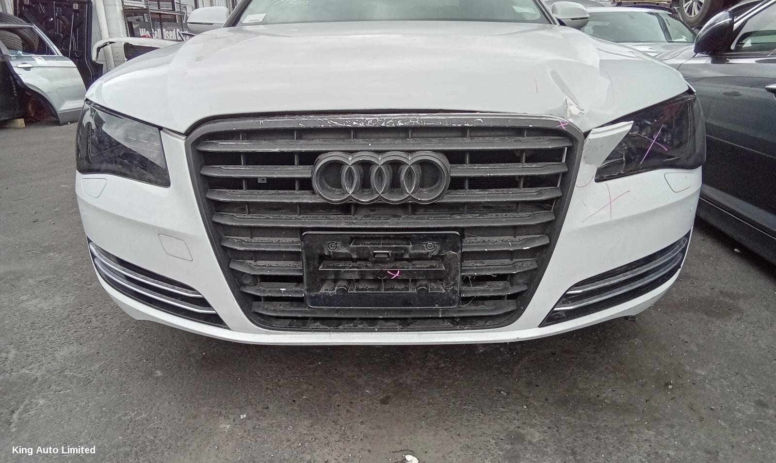 Audi A8 2013 Right Guard thumbnail 2