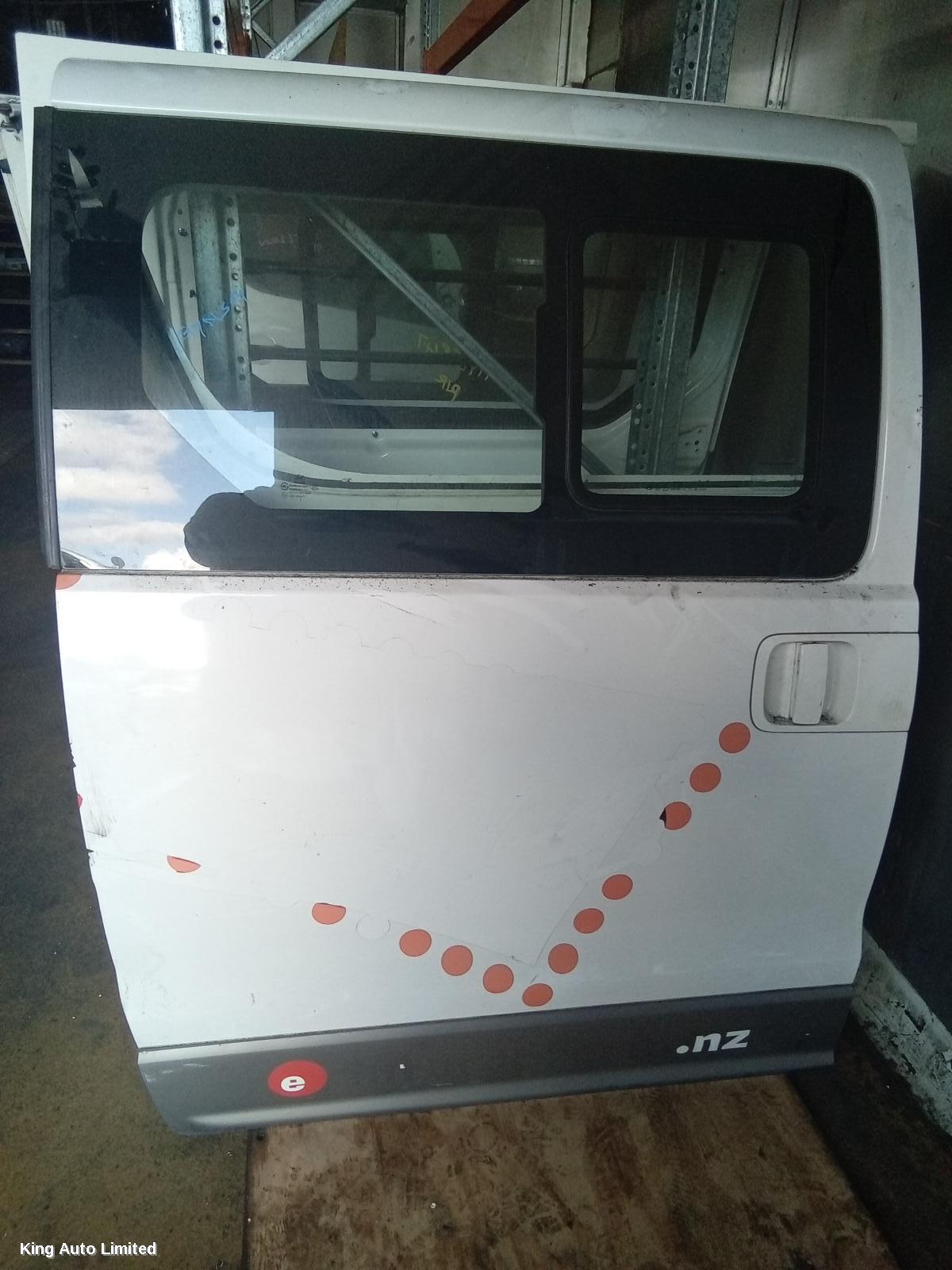 Hyundai ILOAD/IMAX 2013 RIGHT_REAR_DOOR_SLIDING thumbnail 1
