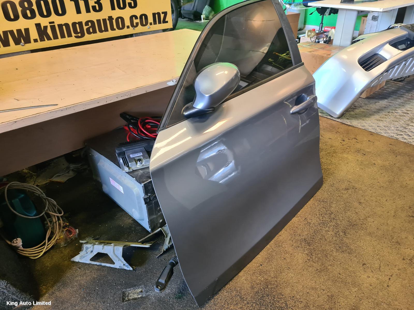 BMW 1 SERIES 2006 Left Front Door thumbnail 1