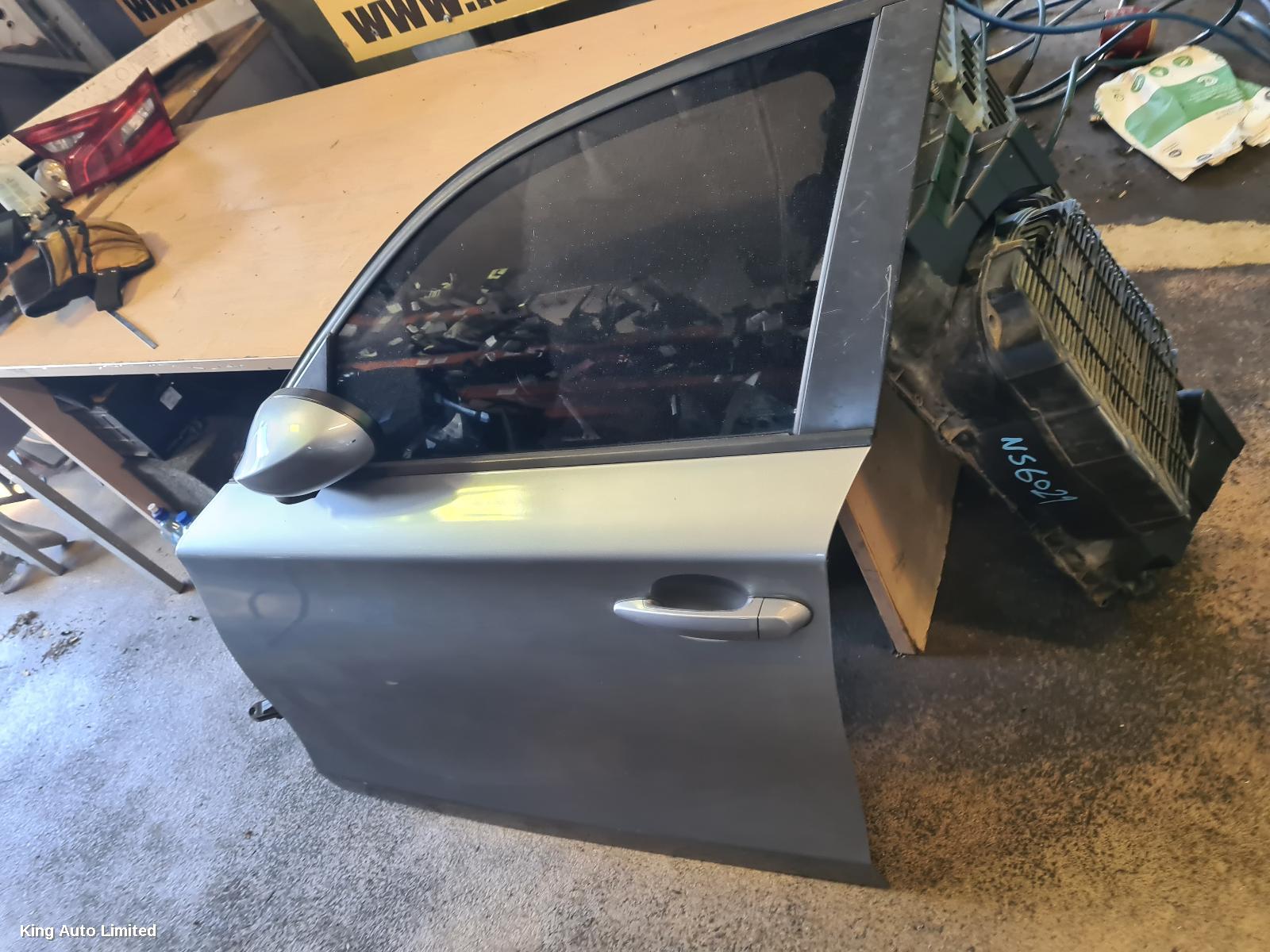 BMW 1 SERIES 2006 Left Front Door thumbnail 2