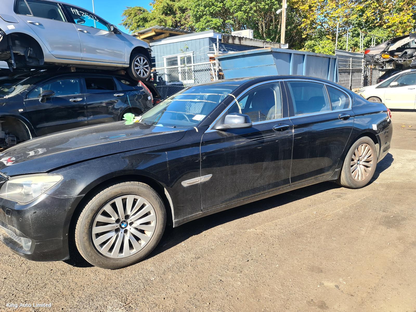 BMW 7 SERIES 2011 Rear Bumper thumbnail 3