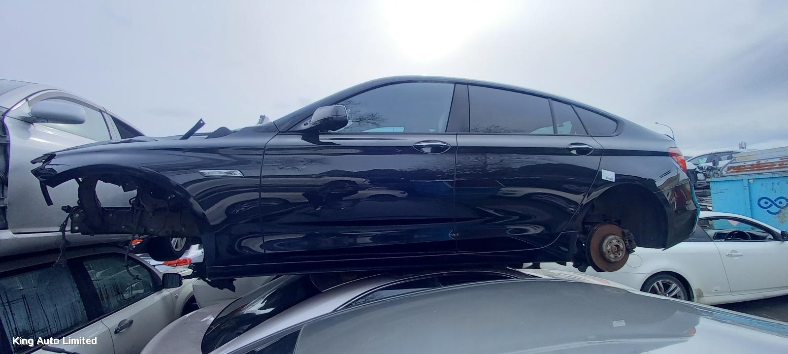 BMW 5 SERIES 2010 Left Guard thumbnail 3