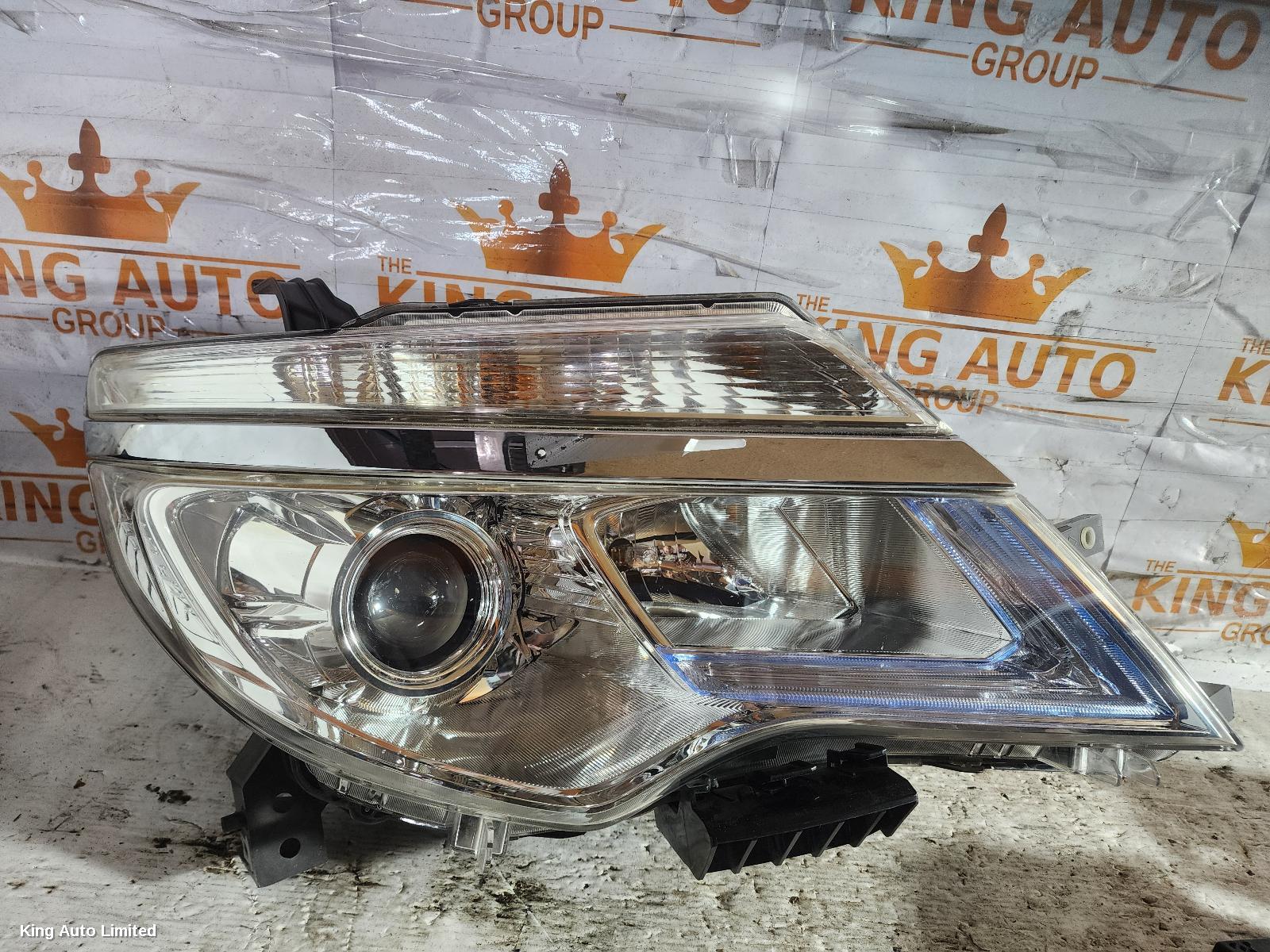 Nissan SERENA 2013 Right Headlamp thumbnail 1