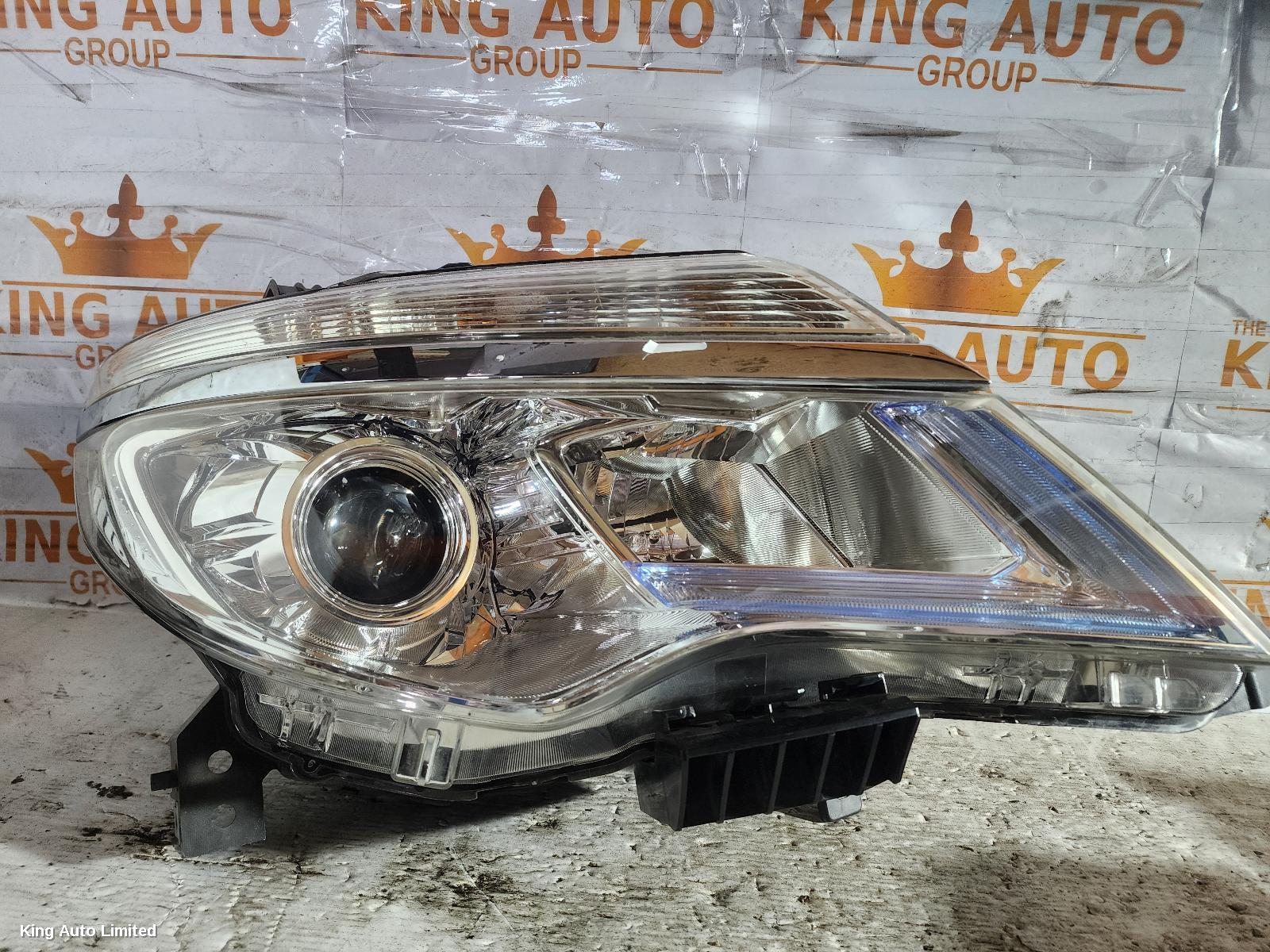Nissan SERENA 2013 Right Headlamp thumbnail 2
