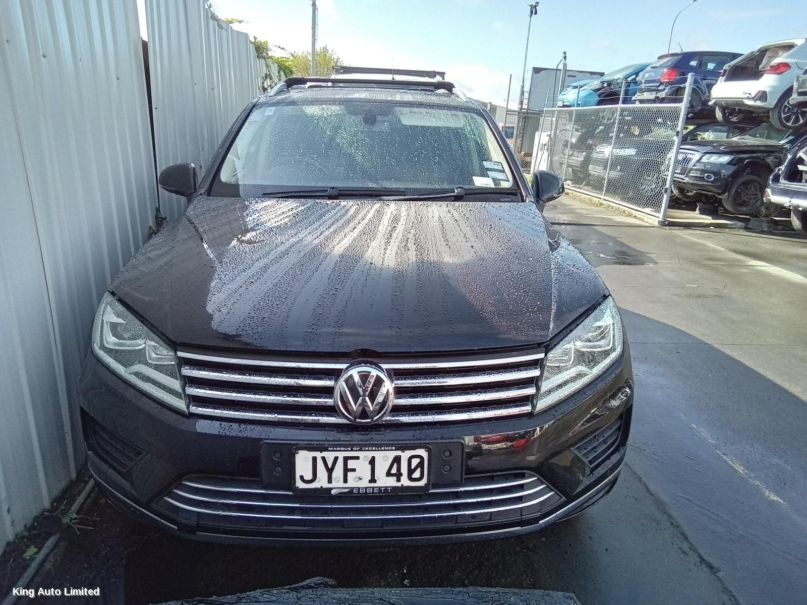 Volkswagen - Volkswagen TOUAREG 2016 Bonnet