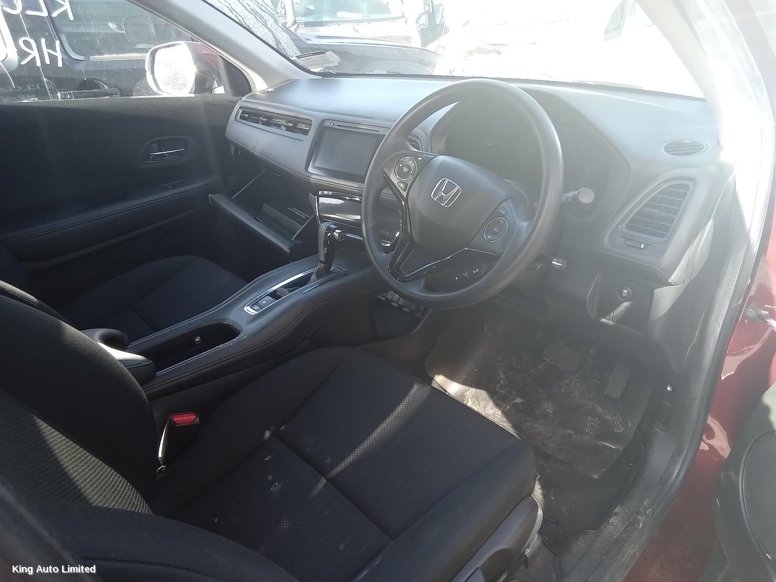 Honda HRV 2015 Left Front Door Window thumbnail 2