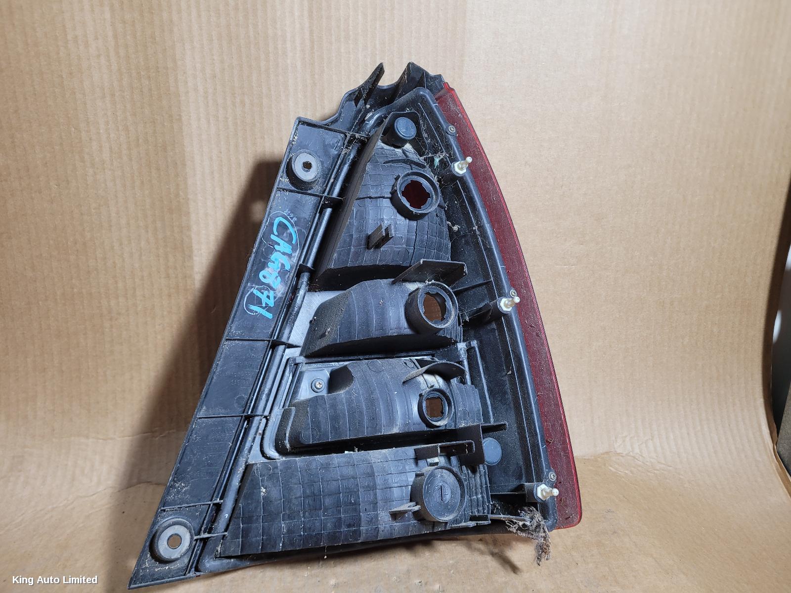Subaru FORESTER 2004 Left Taillight thumbnail 3