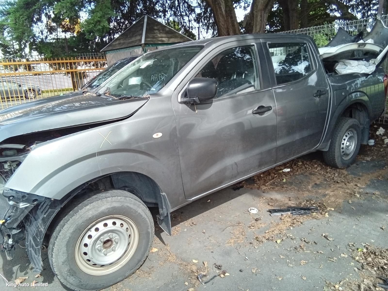 Nissan NAVARA 2015 Radiator thumbnail 3