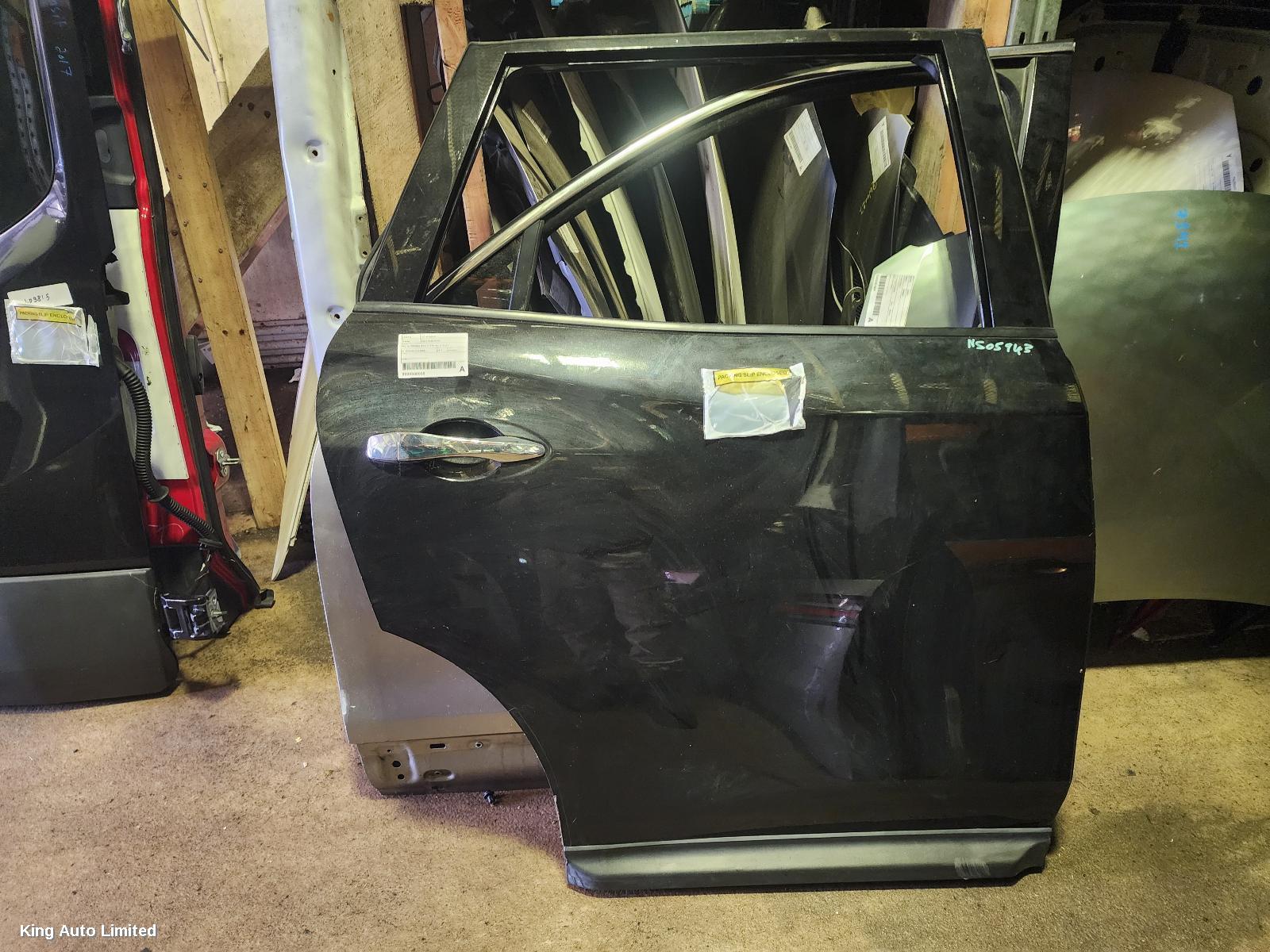 Nissan - Nissan PATHFINDER 2017 RIGHT_REAR_DOOR_SLIDING