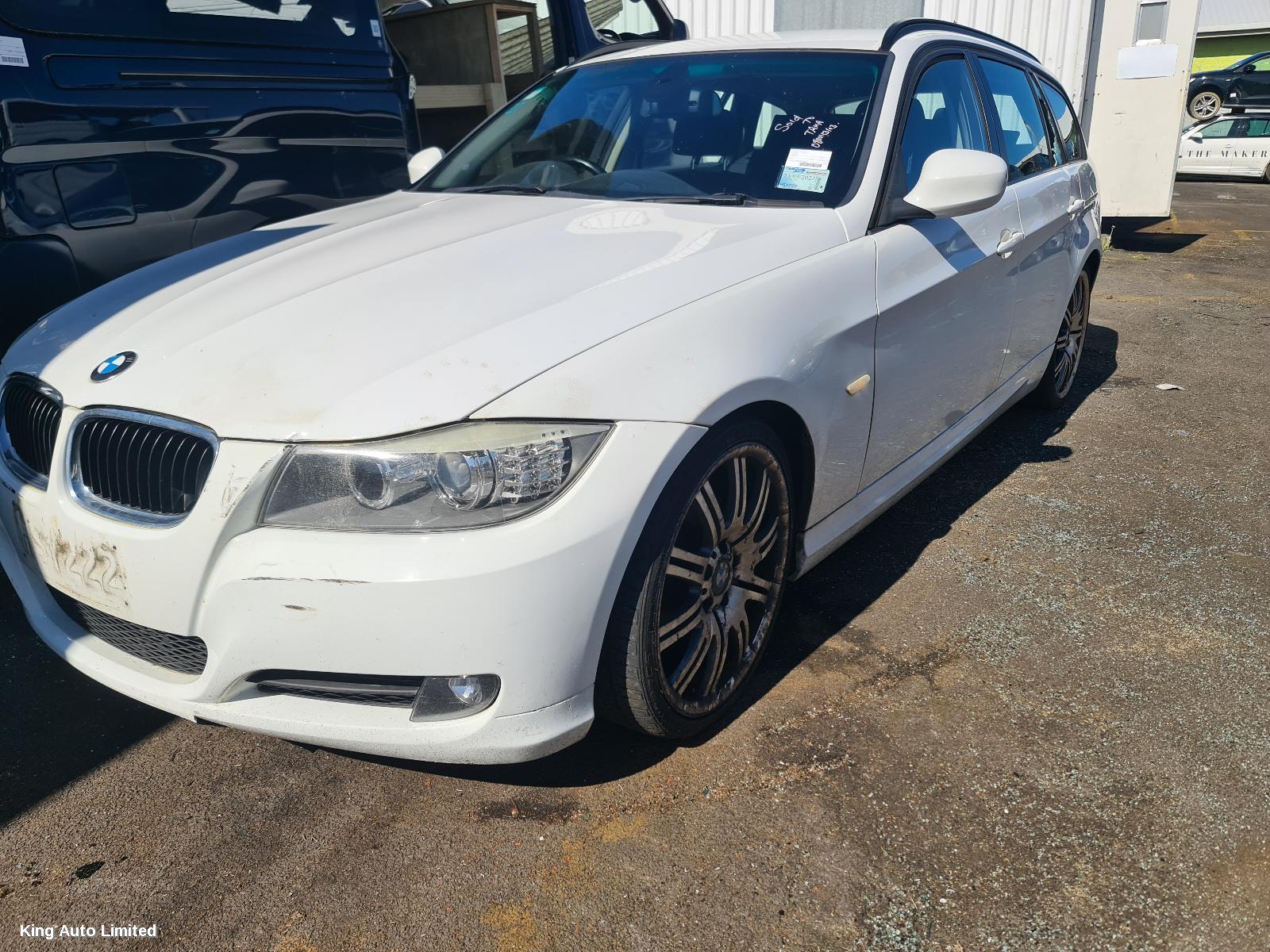 BMW 3 SERIES 2010 Left Taillight thumbnail 2