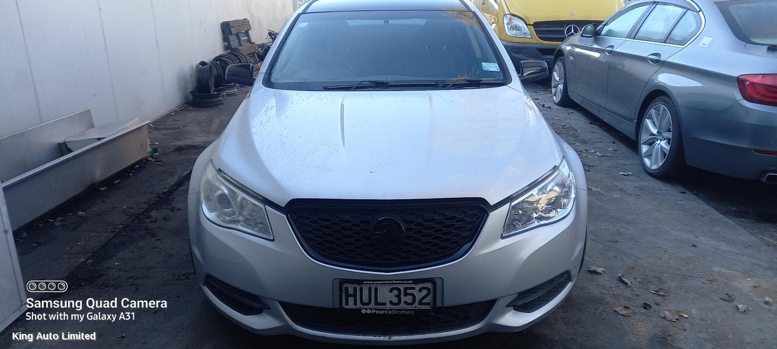Holden COMMODORE 2014 RIGHT_REAR_DOOR_SLIDING thumbnail 2