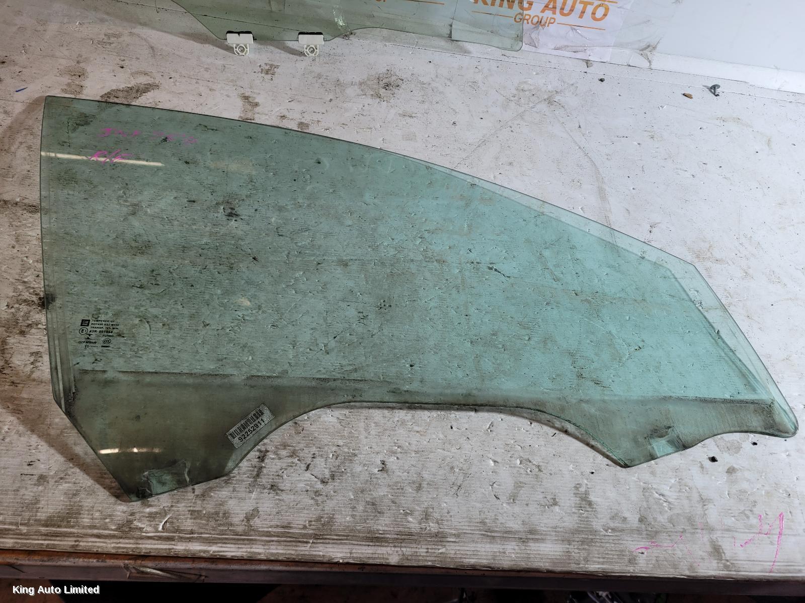 Holden - Holden COMMODORE 2016 Right Front Door Window