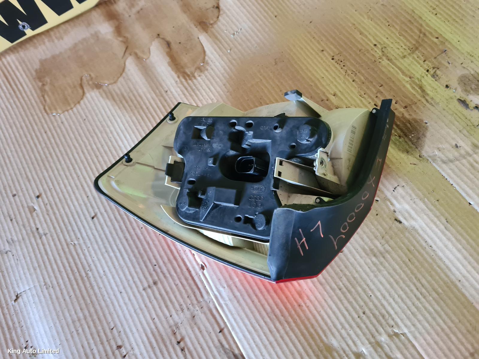 Audi A4 2004 Left Taillight thumbnail 3