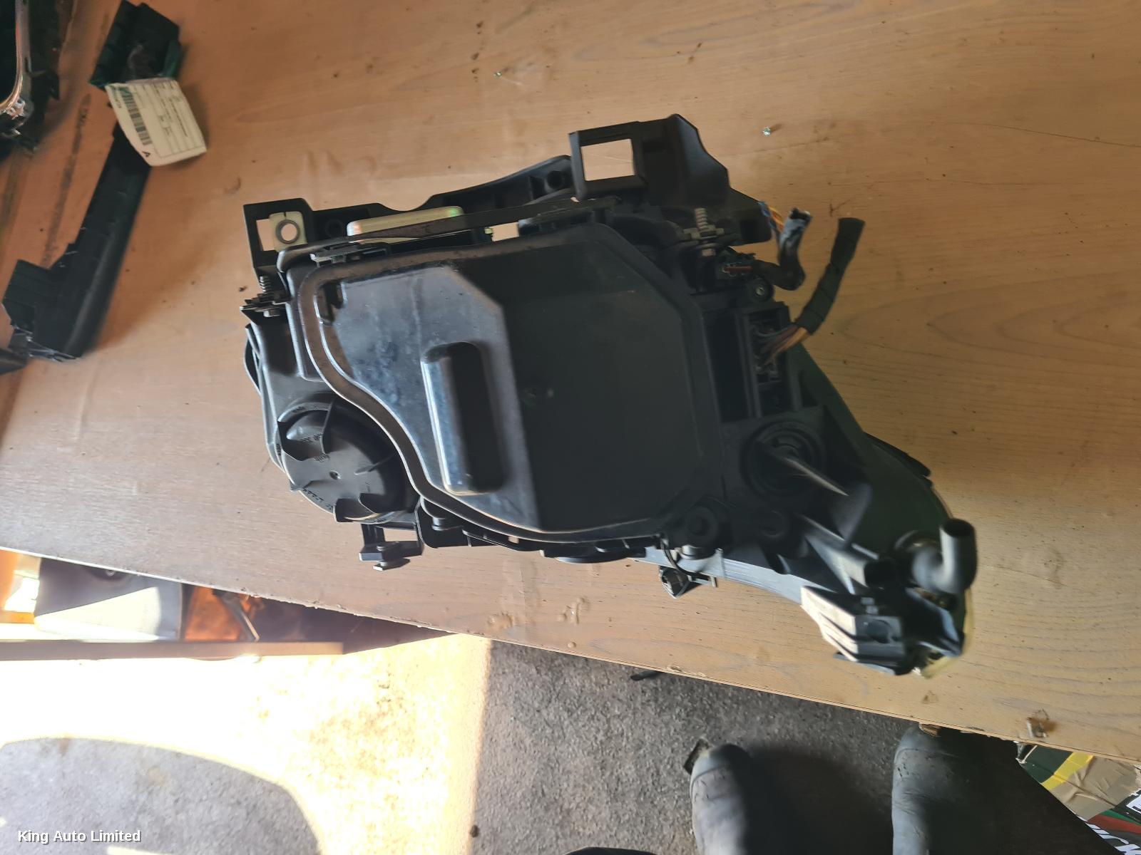BMW 5 SERIES 2006 Left Headlamp thumbnail 2