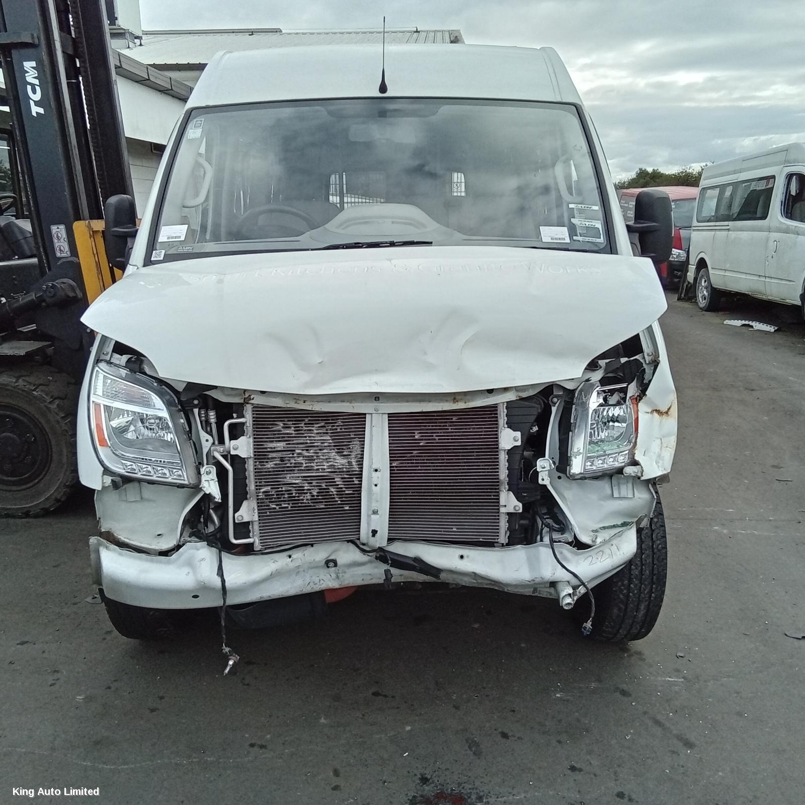 LDV V80 2021 RIGHT_REAR_DOOR_SLIDING thumbnail 1