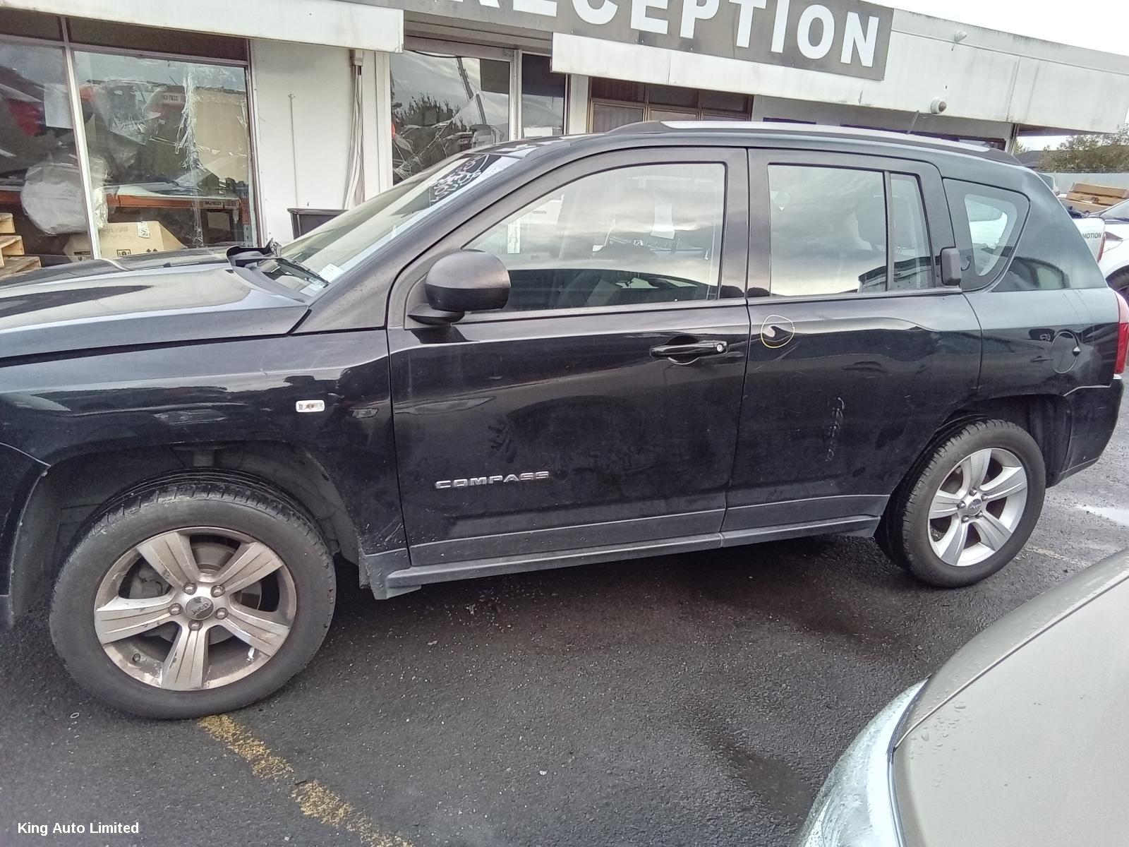 Jeep COMPASS 2015 Left Taillight thumbnail 3