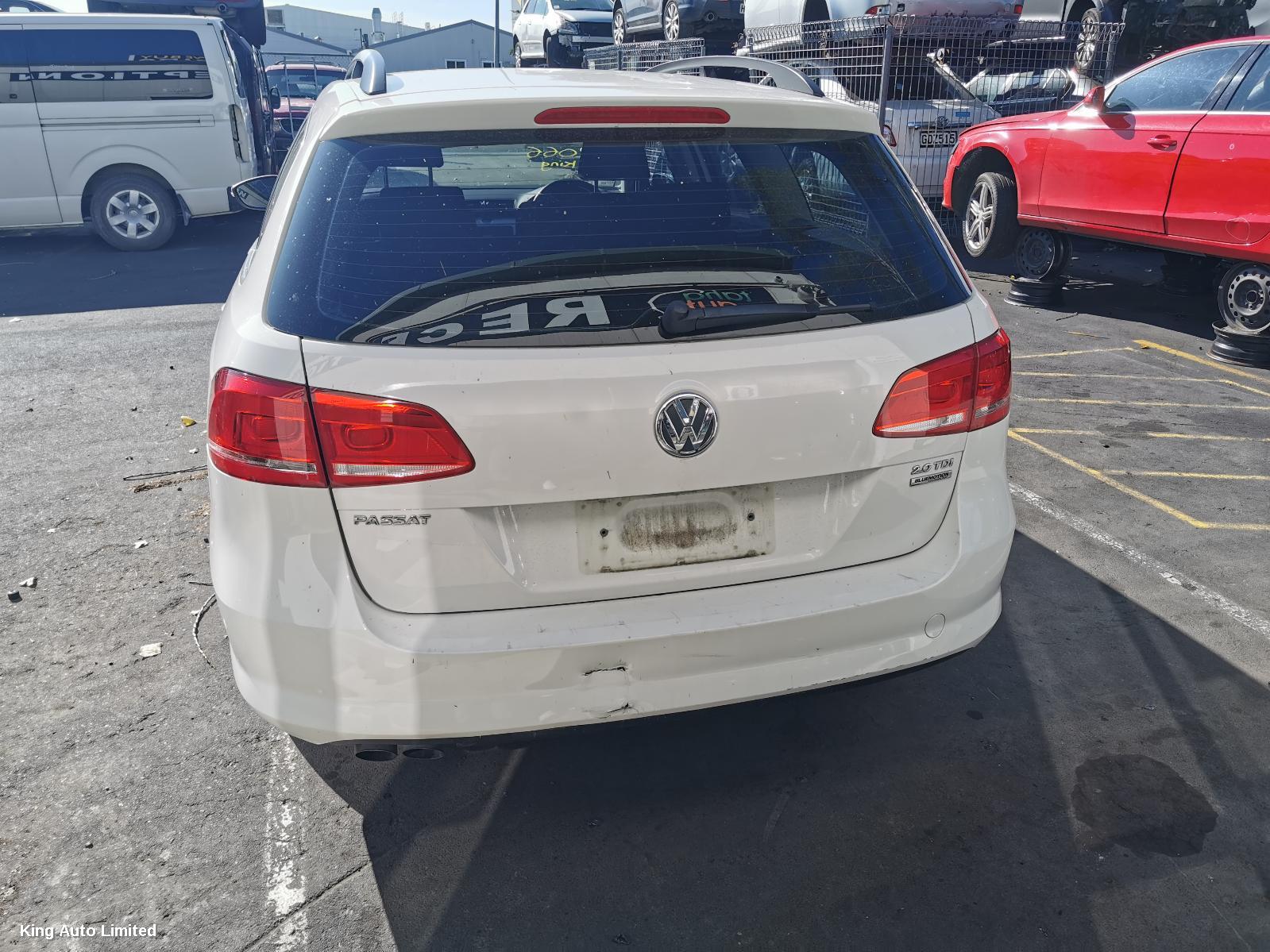 Volkswagen PASSAT 2013 Left Taillight thumbnail 3