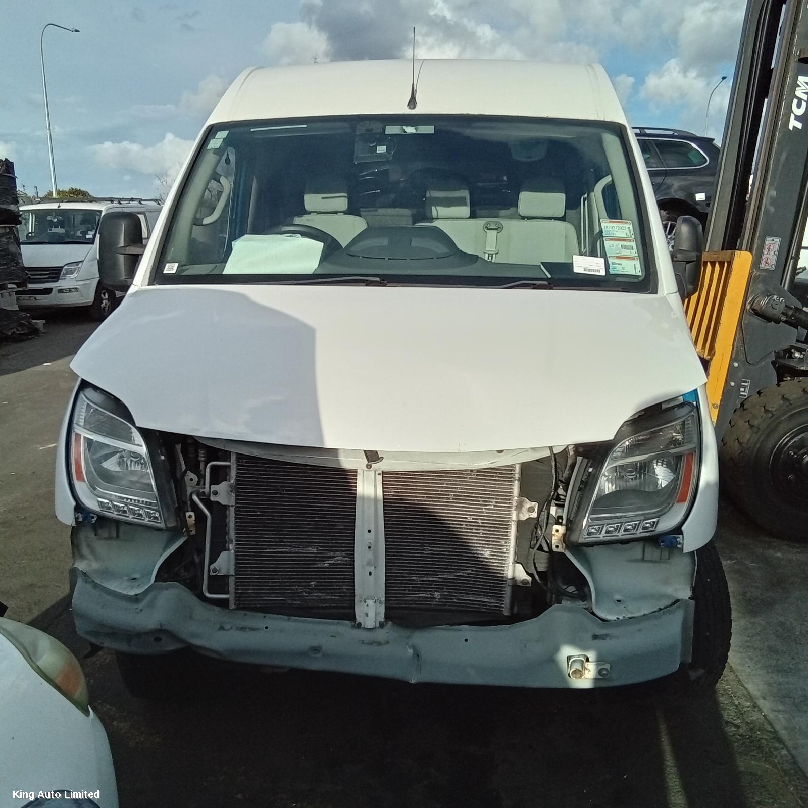 LDV V80 2015 Left Headlamp thumbnail 1