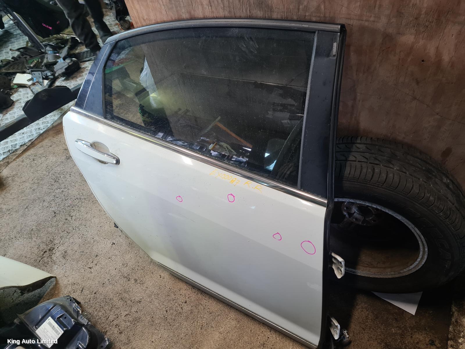 Holden STATESMAN/CAPRICE 2013 RIGHT_REAR_DOOR_SLIDING thumbnail 3