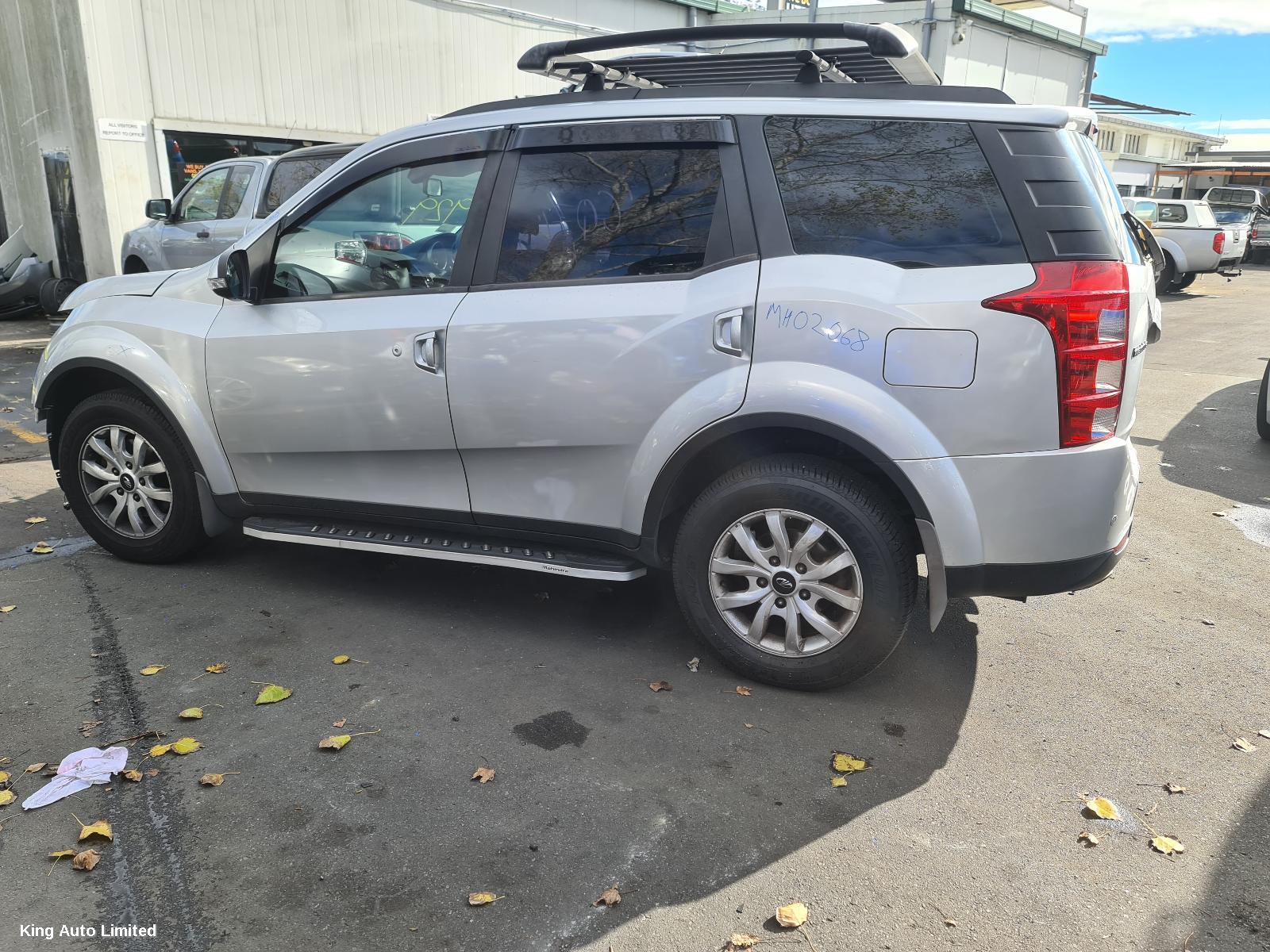 Mahindra XUV500 2018 Left Front Door thumbnail 3