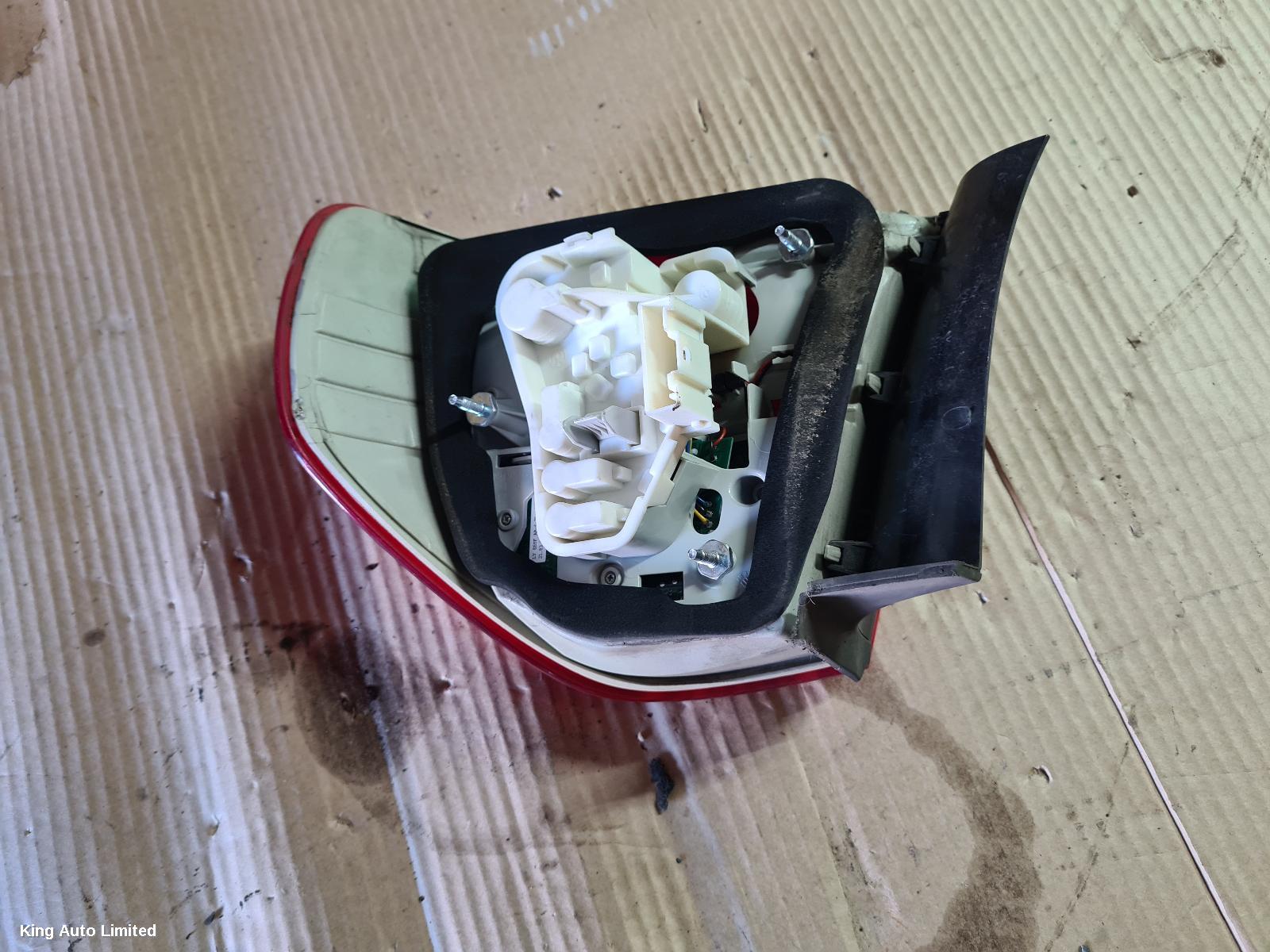 BMW 3 SERIES 2011 Left Taillight thumbnail 2
