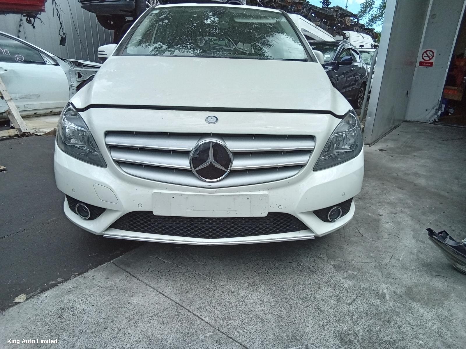Mercedes-Benz - Mercedes-Benz B CLASS 2014 Starter