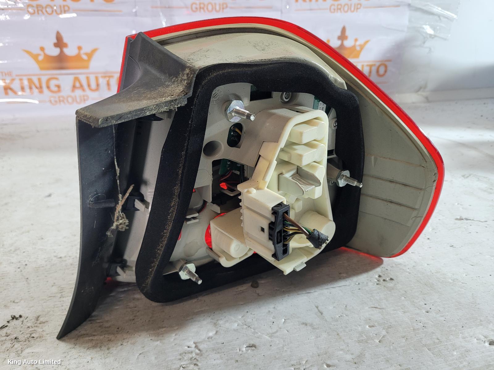 BMW 3 SERIES 2009 Left Taillight thumbnail 2