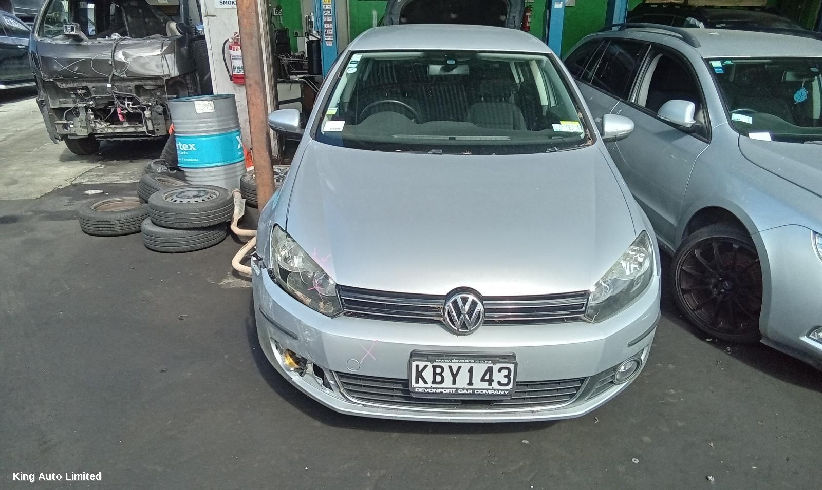 Volkswagen GOLF 2009 Right Guard Liner thumbnail 1