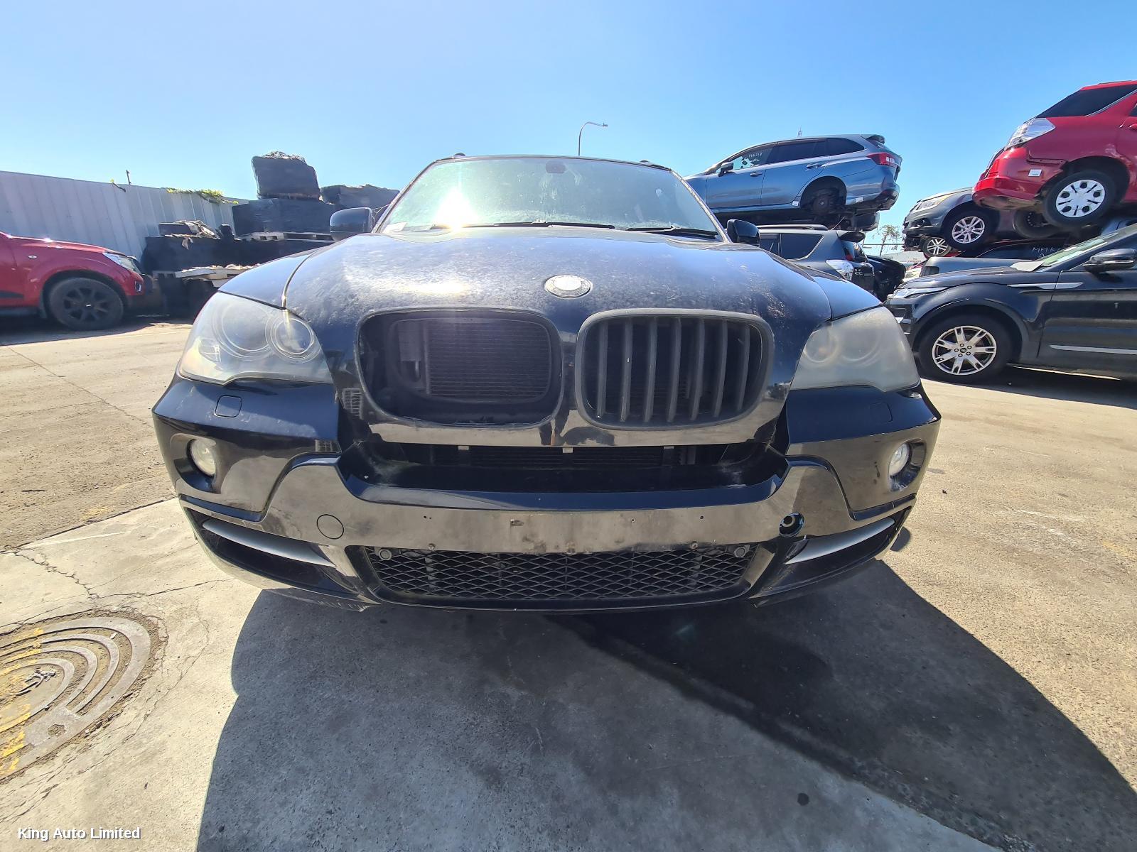 BMW X5 2008 Left Guard thumbnail 1