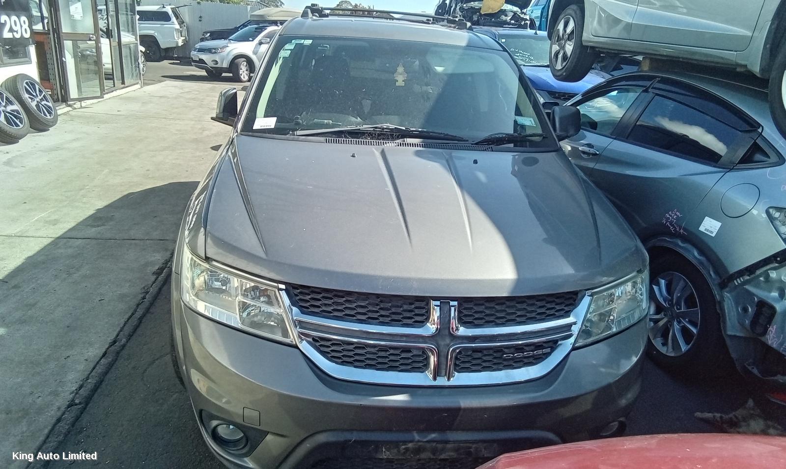 Dodge - Dodge JOURNEY 2012 Right Guard Liner