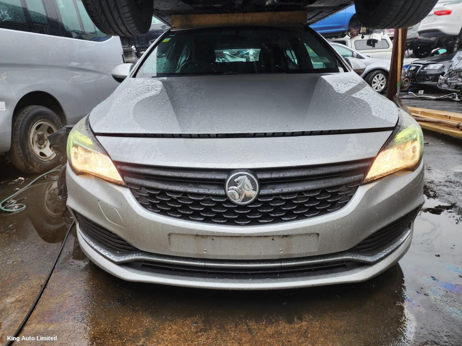 Holden ASTRA 2017 Radiator thumbnail 2