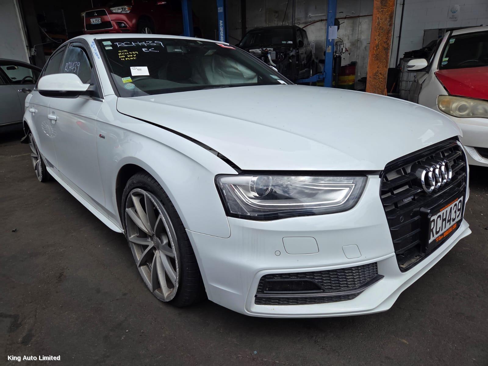 Audi A4 2015 Right Guard thumbnail 3
