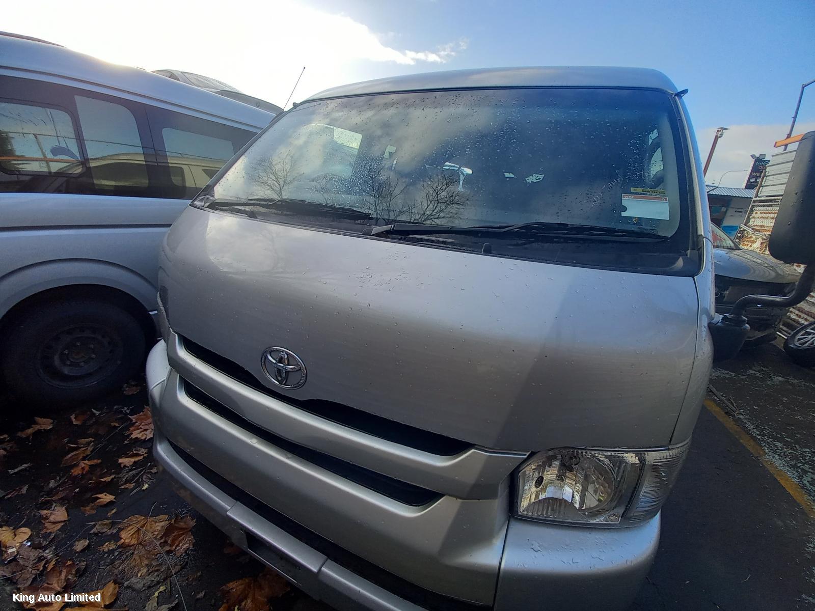Toyota HIACE 2015 Grille thumbnail 2