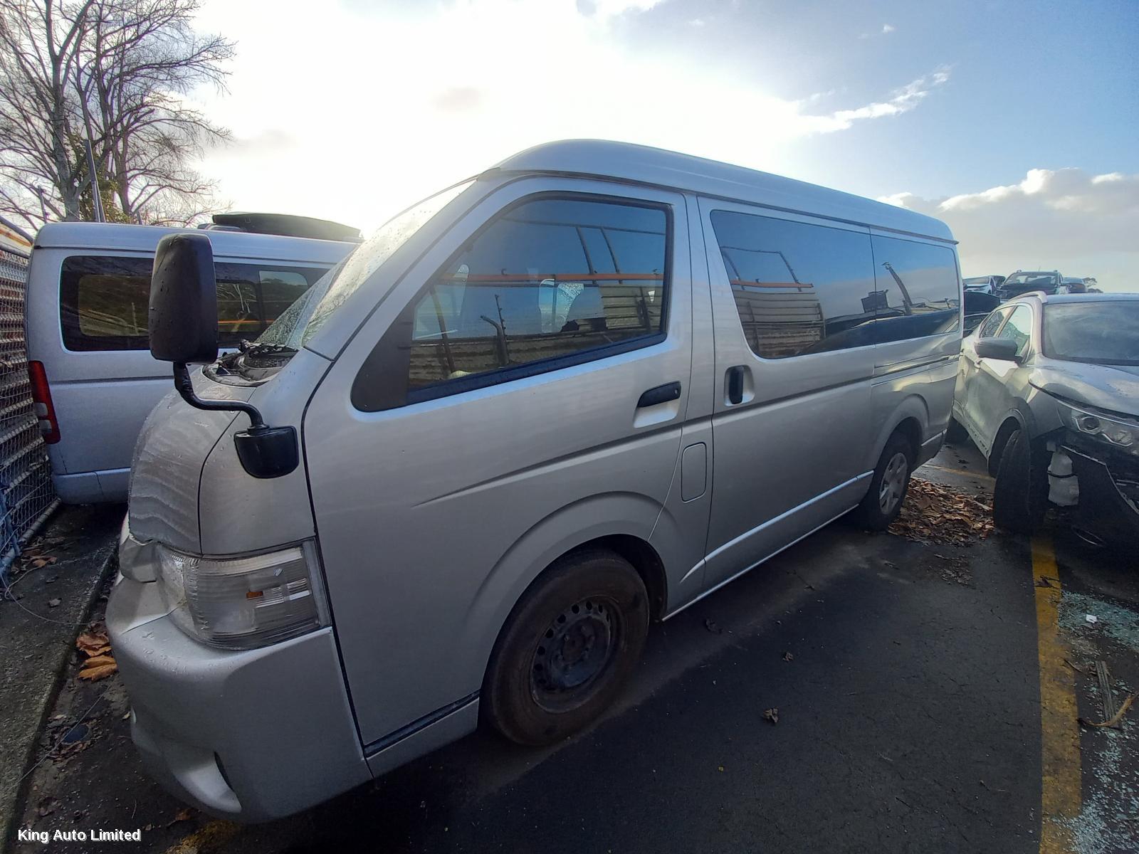 Toyota HIACE 2015 Grille thumbnail 3