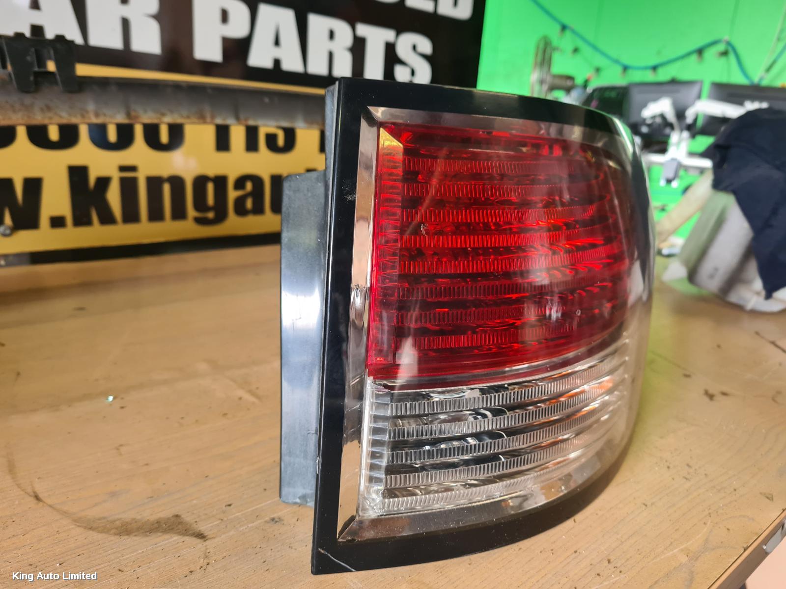 Holden COMMODORE 2008 Right Taillight thumbnail 2