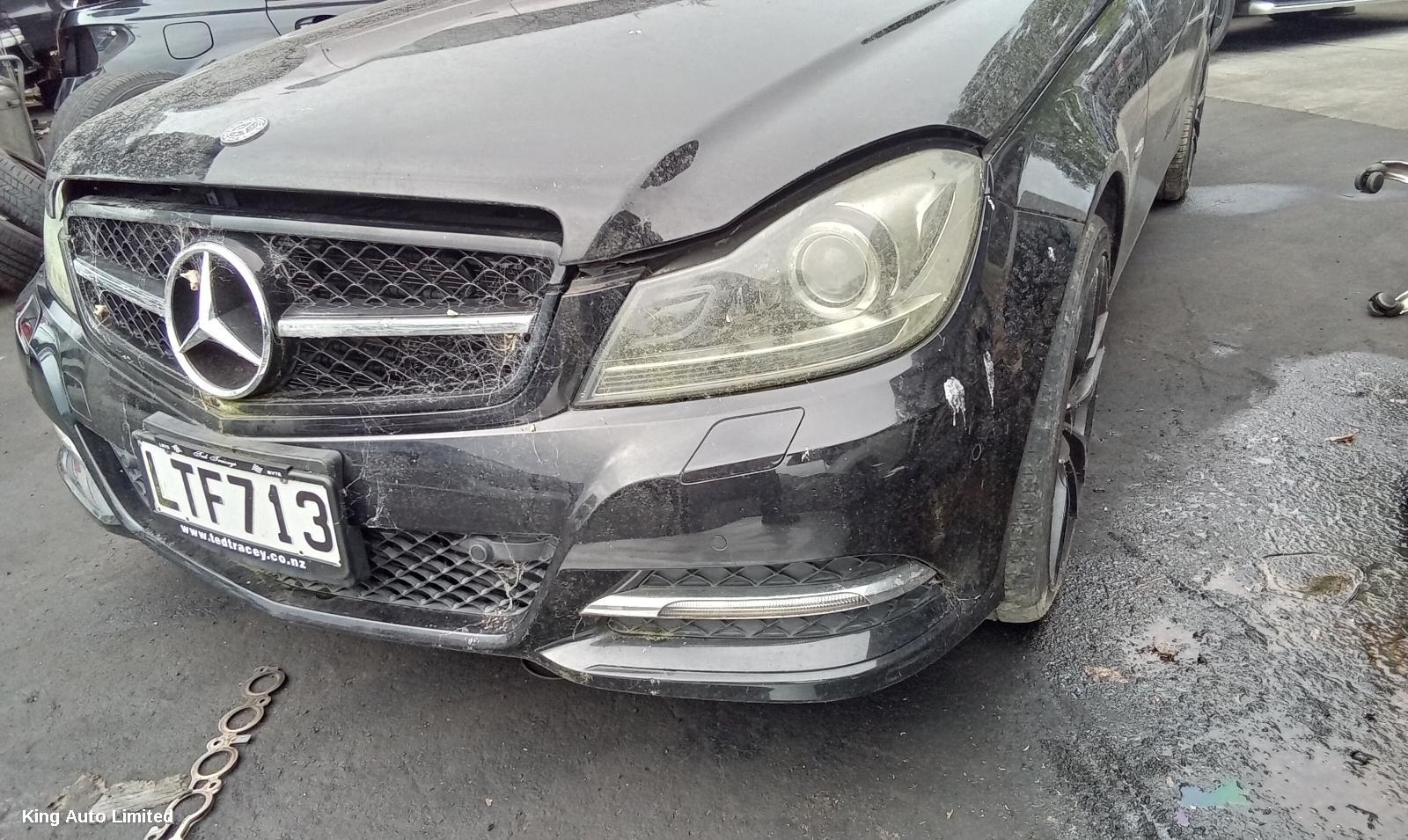 Mercedes-Benz C CLASS 2012 Left Guard thumbnail 3