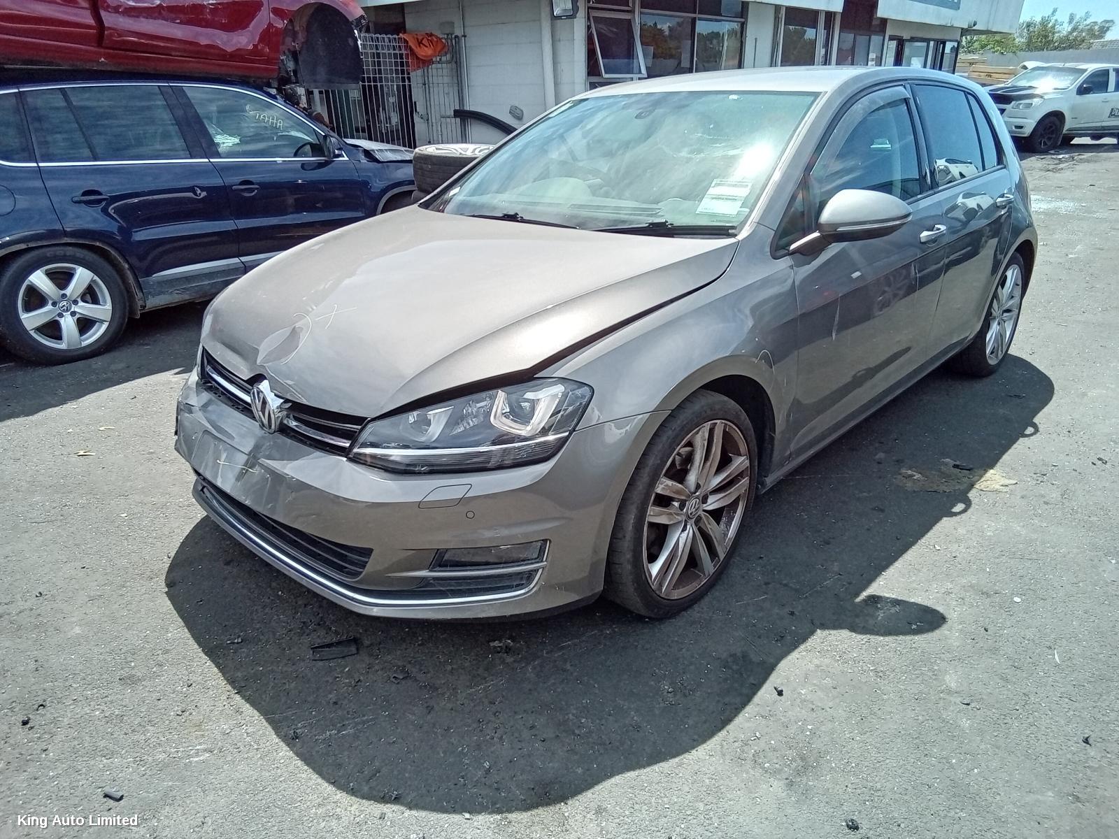 Volkswagen GOLF 2013 Bootlid/Tailgate thumbnail 2