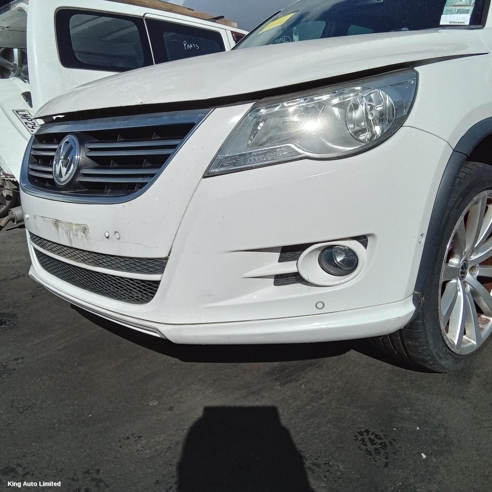 Volkswagen TIGUAN 2009 Left Taillight thumbnail 3