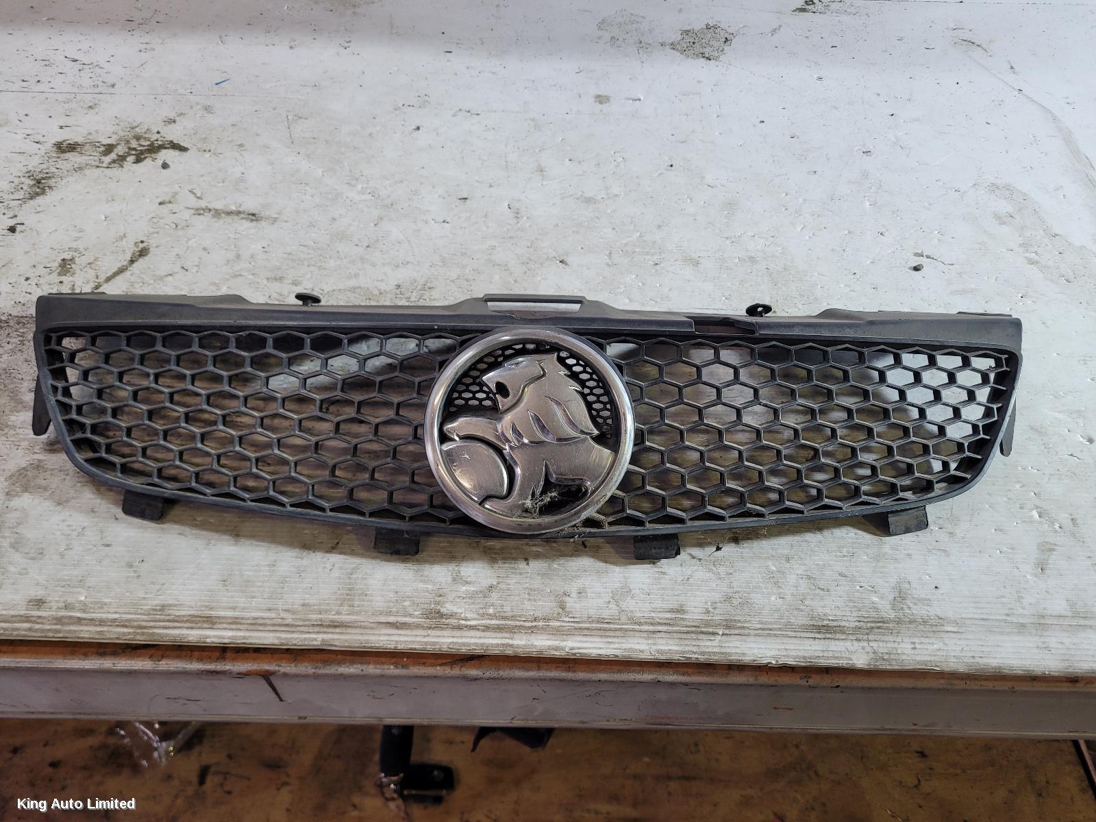 Holden COMMODORE 2006 Grille thumbnail 1
