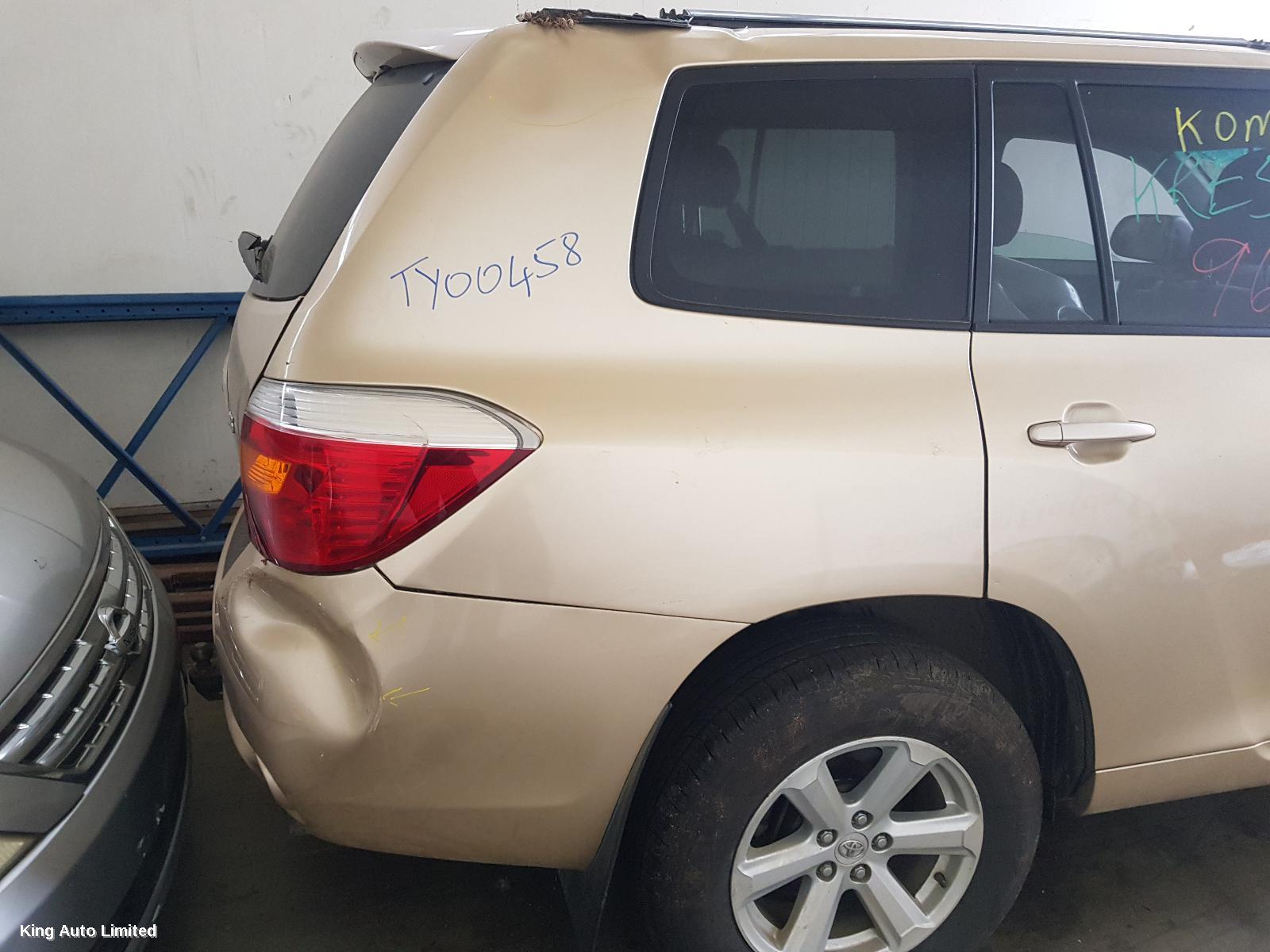 Toyota KLUGER 2010 Rear Spoiler thumbnail 3