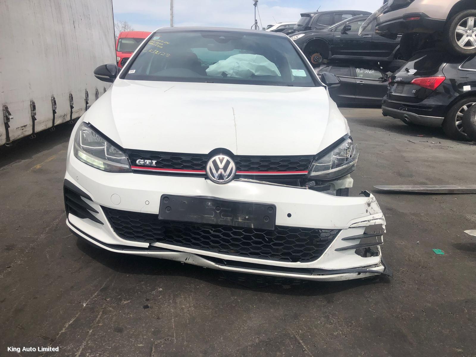 Volkswagen GOLF 2018 Rear Bumper thumbnail 3