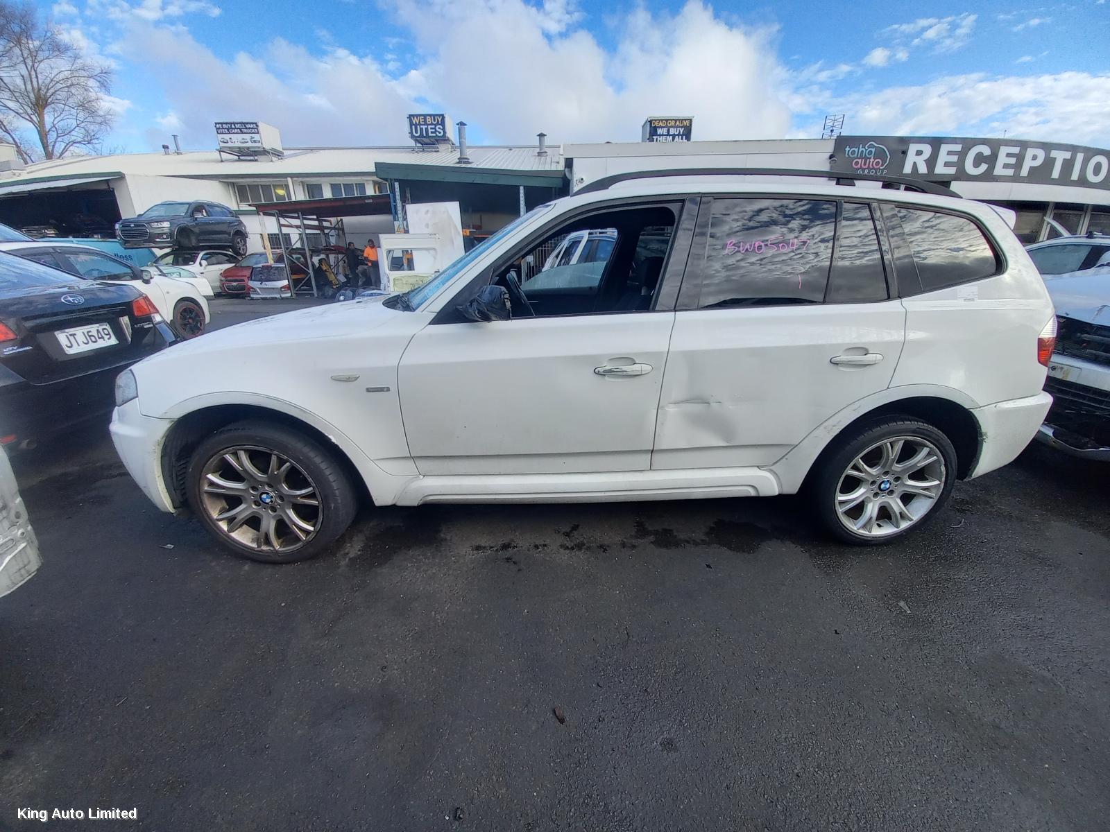 BMW X3 2006 Left Taillight thumbnail 3