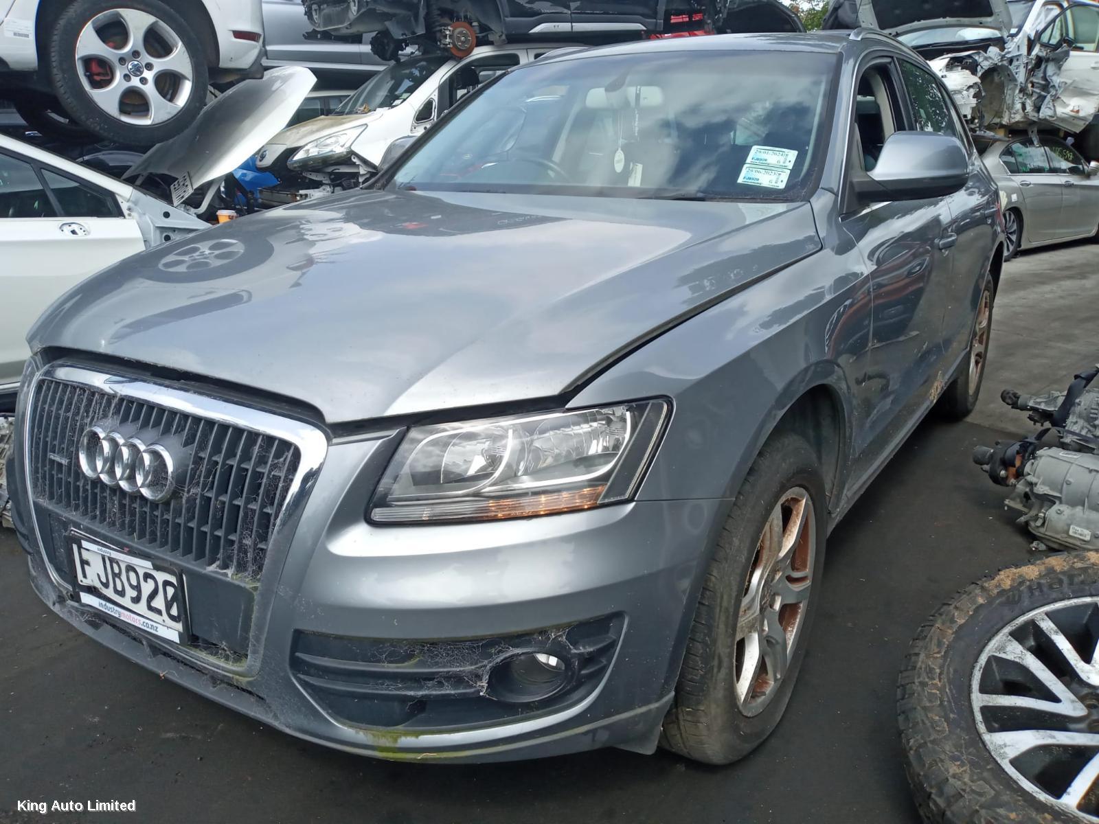 Audi Q5 2010 Engine thumbnail 3