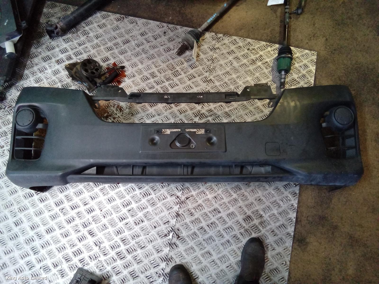 Nissan - Nissan URVAN 2017 Front Bumper