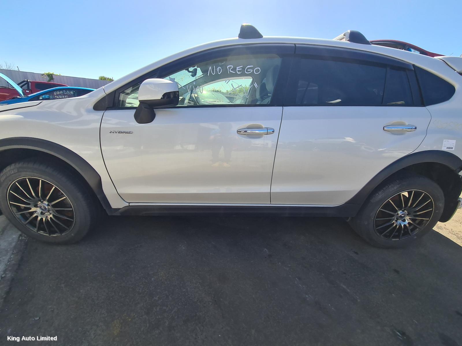 Subaru XV 2014 Rear Garnish thumbnail 3