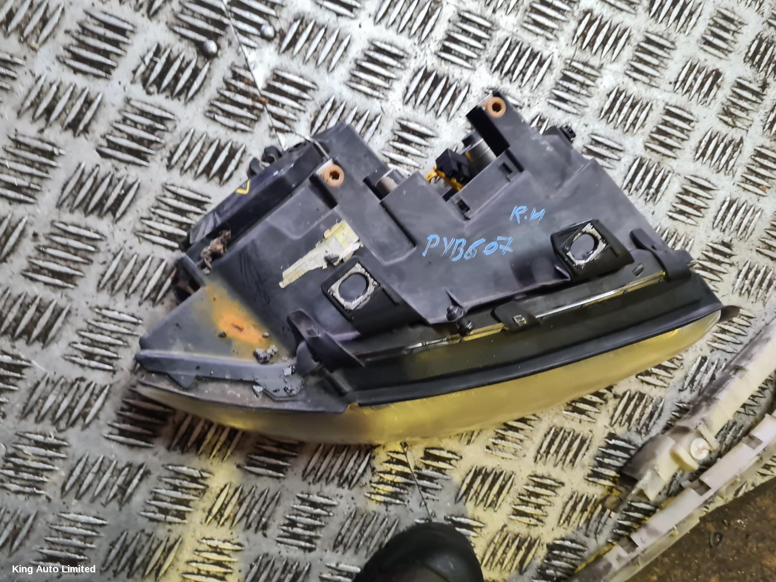 Audi A4 2005 Right Headlamp thumbnail 2